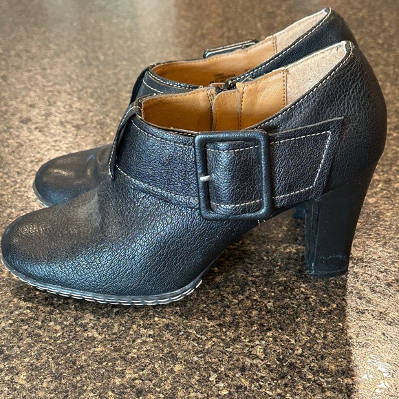 Booties. Black Euro soft size 8 medium width - Picture 2 of 7